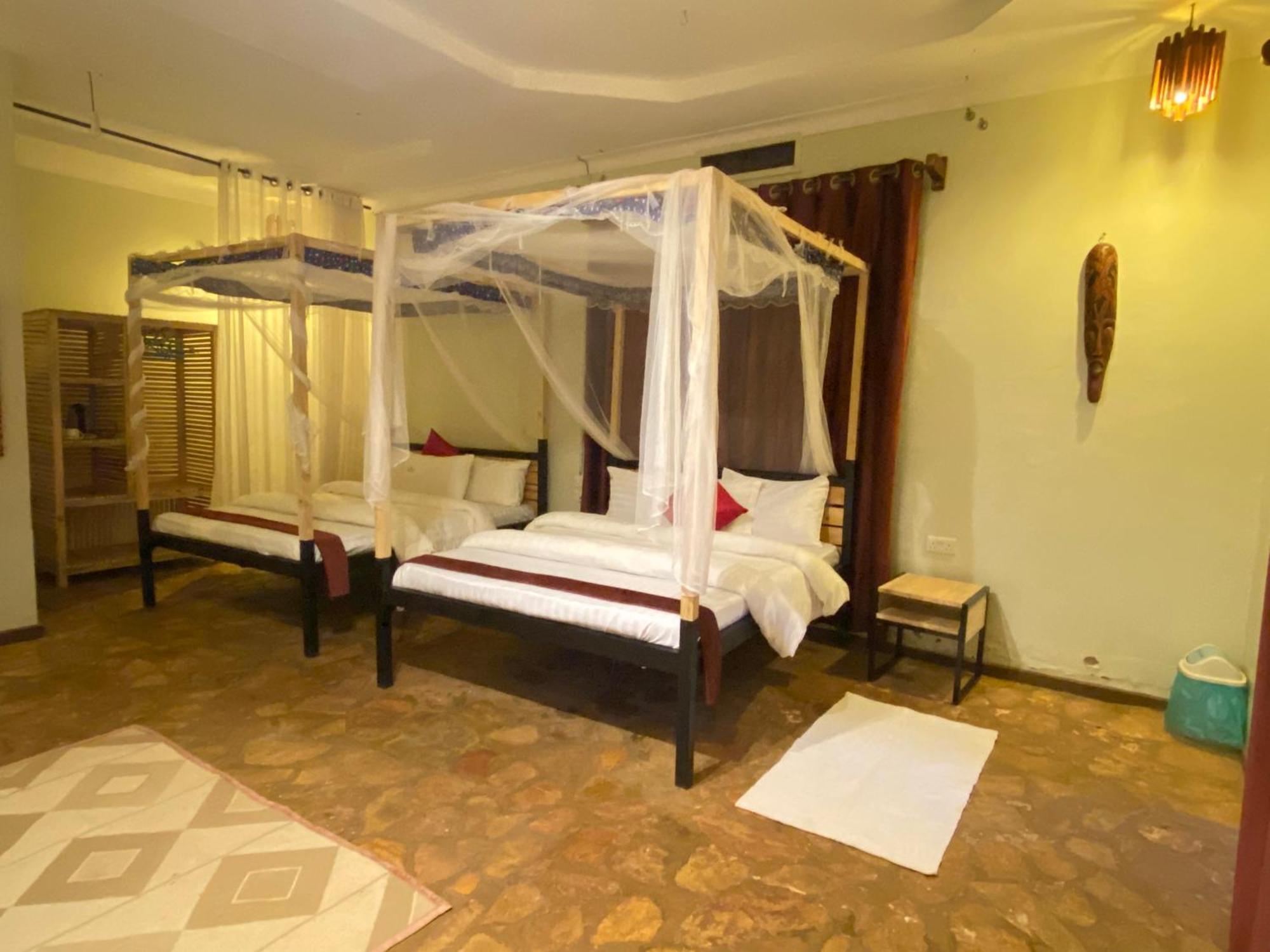 Afro Smile Hotel & Guest House Jinja Exterior foto