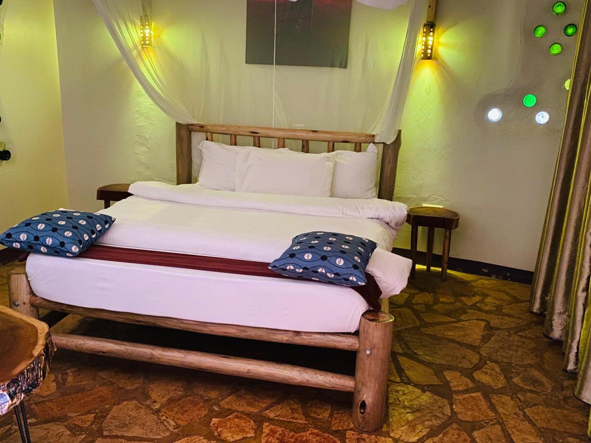 Afro Smile Hotel & Guest House Jinja Exterior foto