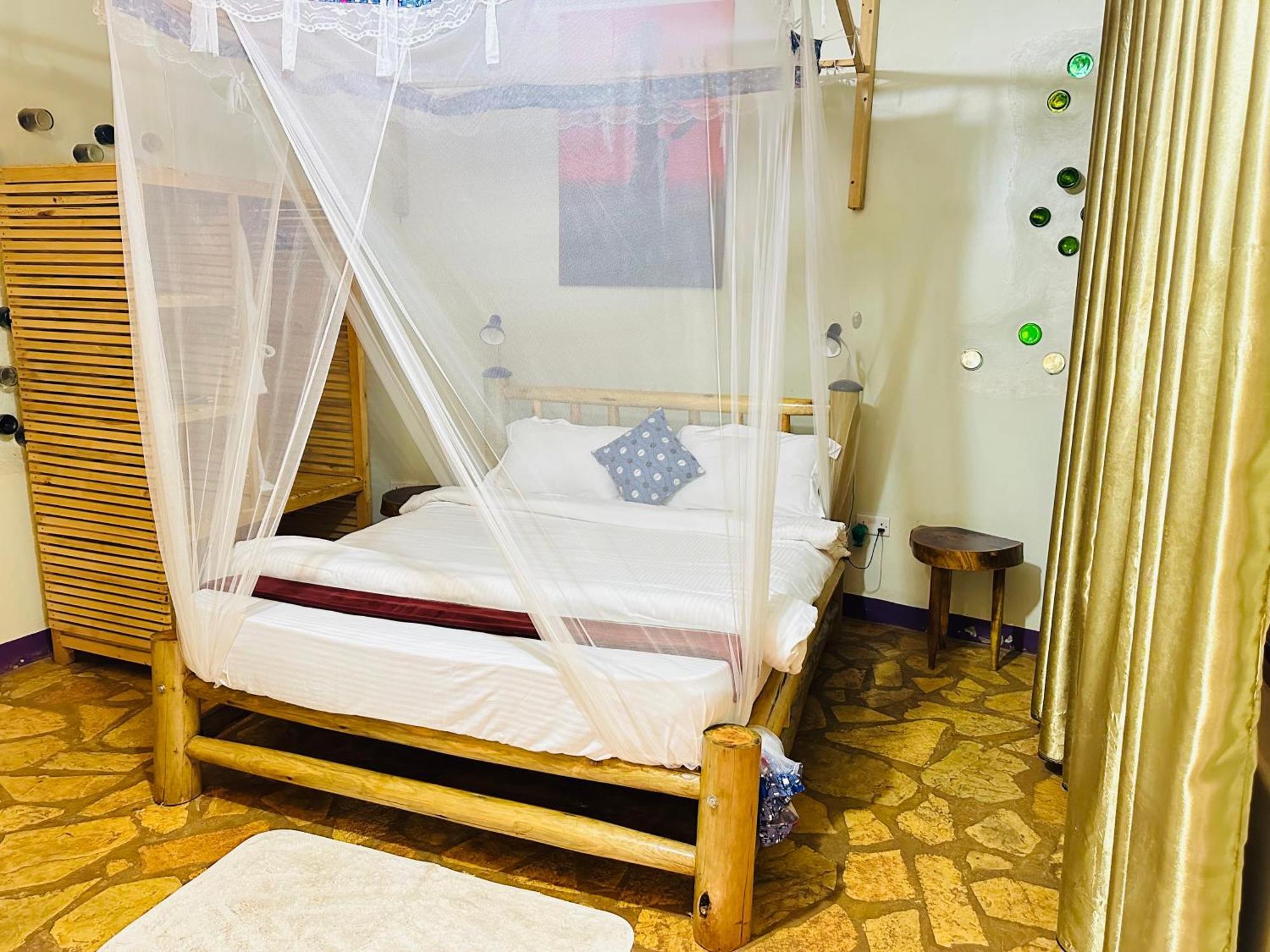 Afro Smile Hotel & Guest House Jinja Exterior foto