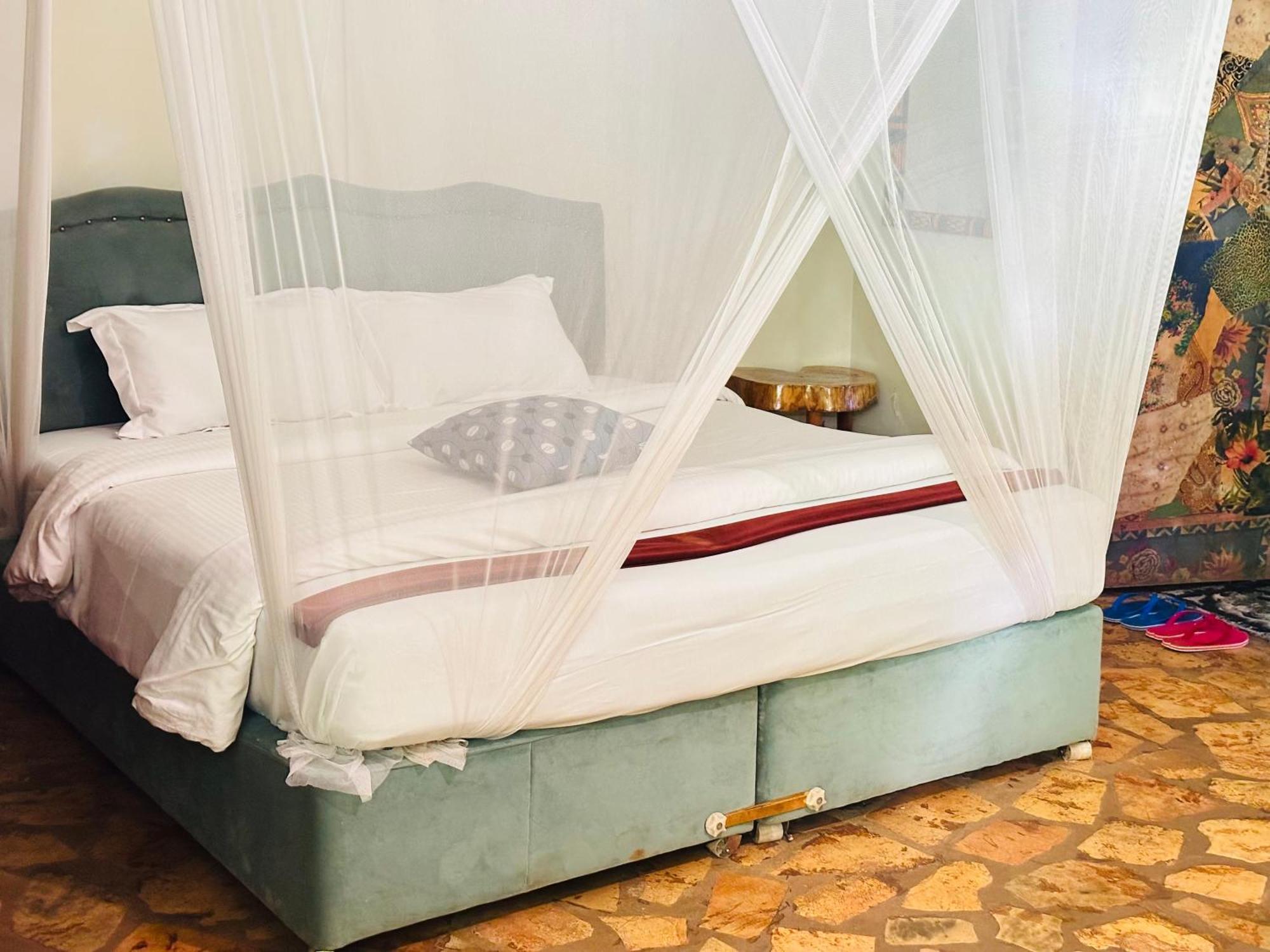 Afro Smile Hotel & Guest House Jinja Exterior foto