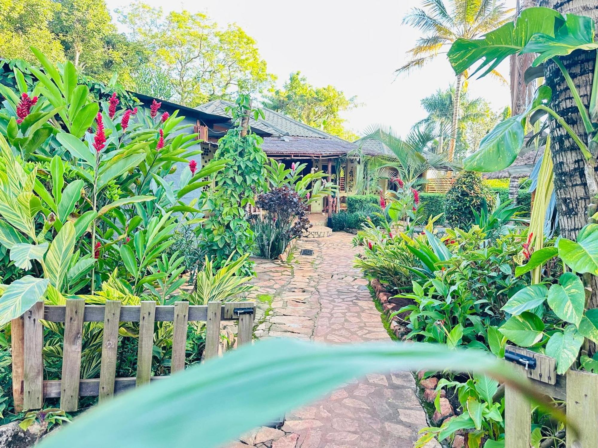Afro Smile Hotel & Guest House Jinja Exterior foto