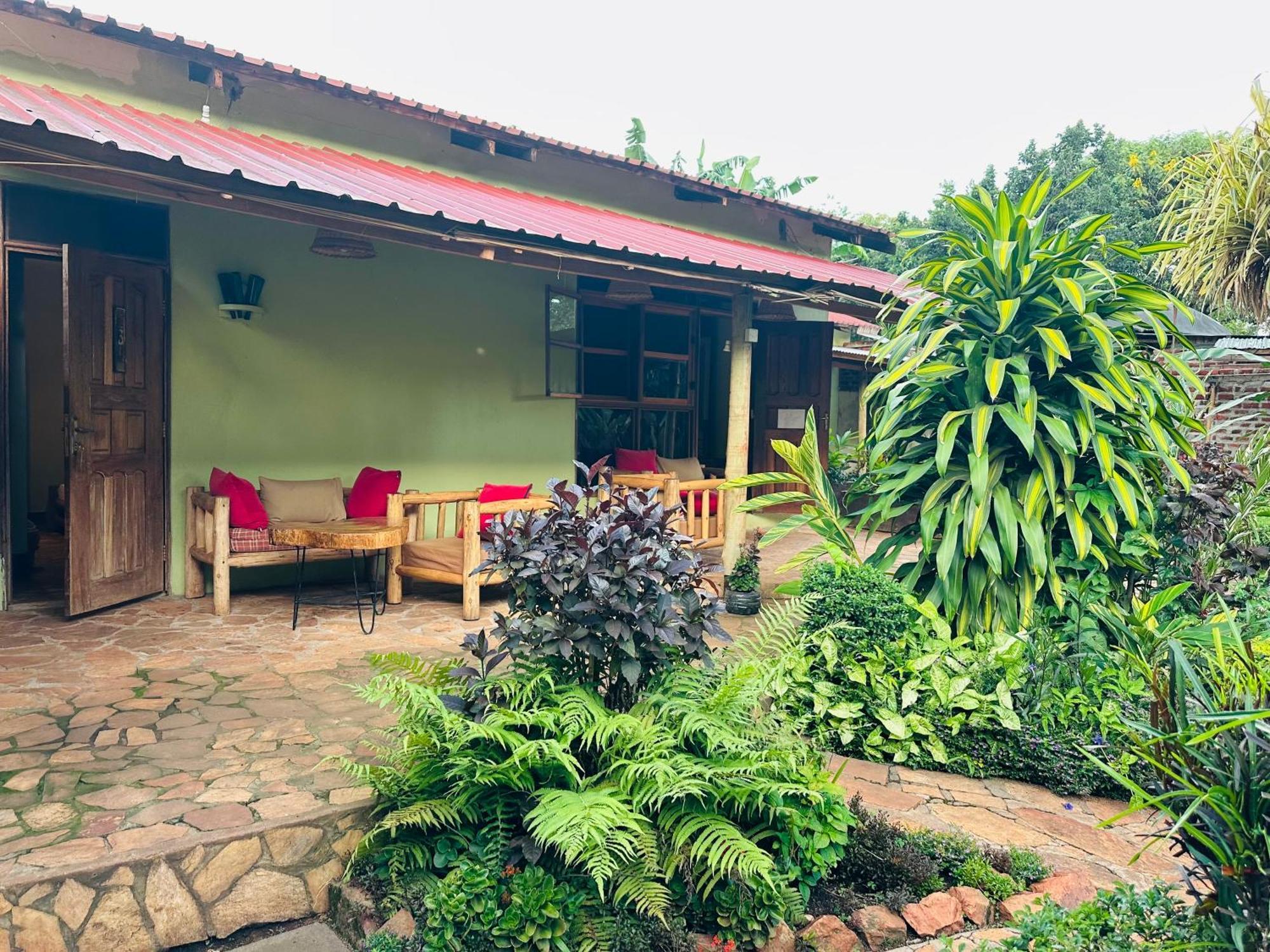 Afro Smile Hotel & Guest House Jinja Exterior foto