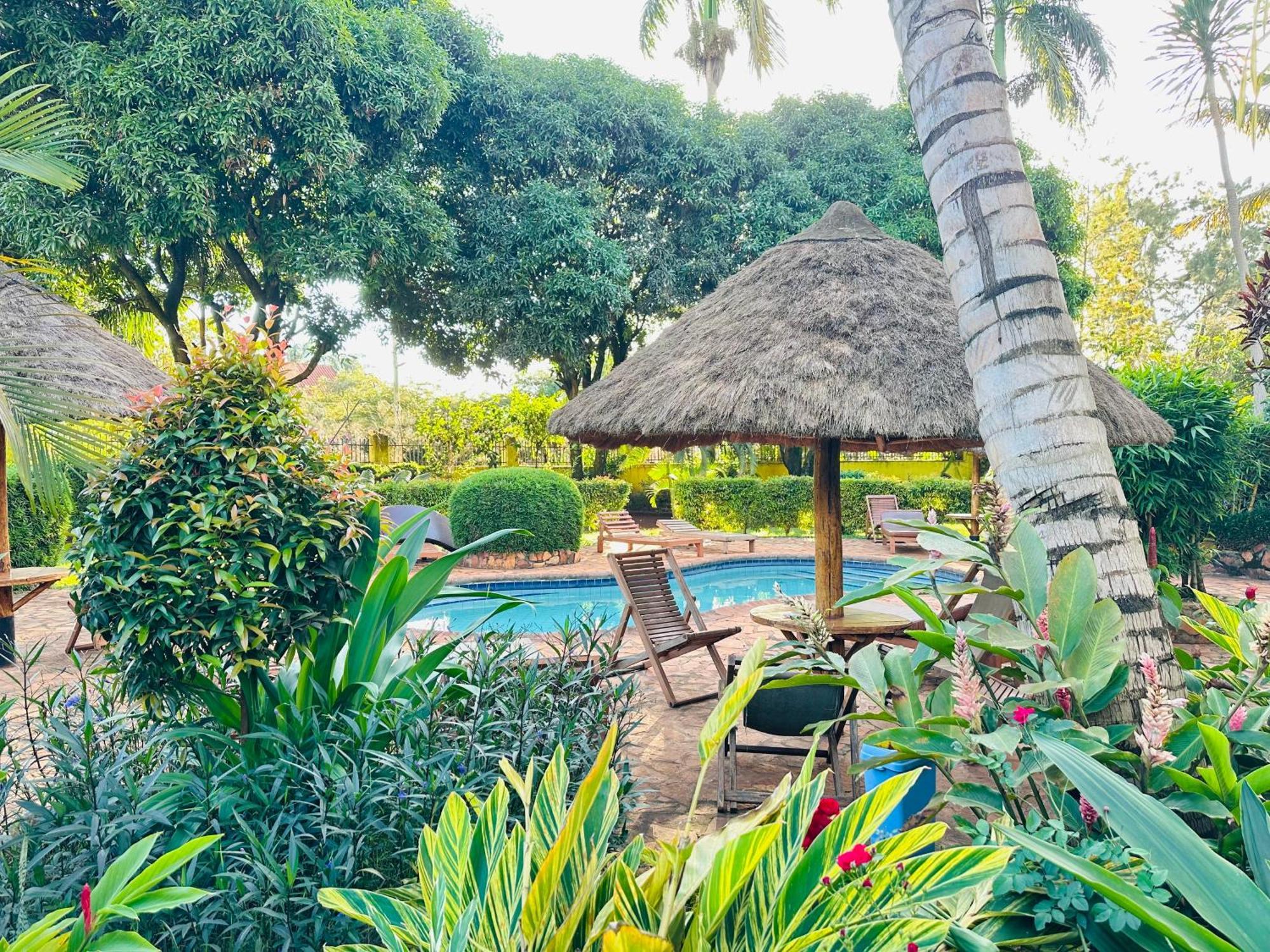 Afro Smile Hotel & Guest House Jinja Exterior foto